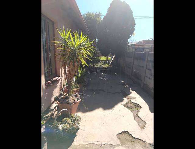 3 BEDROOM HOUSE FOR SALE IN MOROKA
